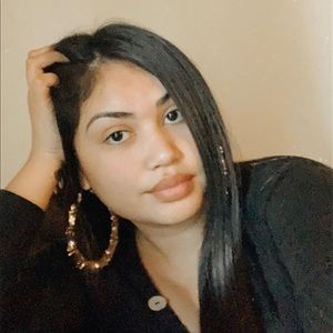 Meet your Posher, Crystal
